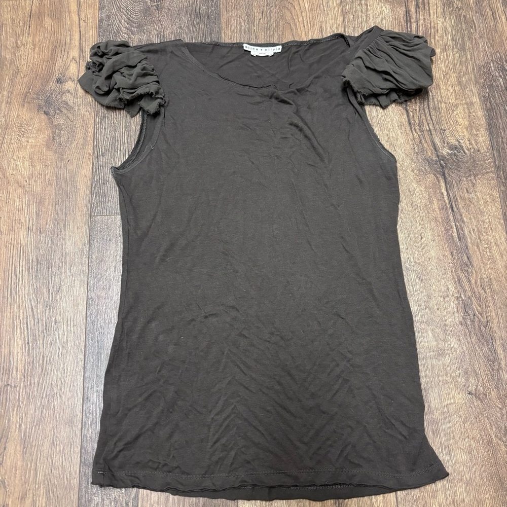 Alice & Olivia brown ruffled sleeves tank top blouse Size: Small